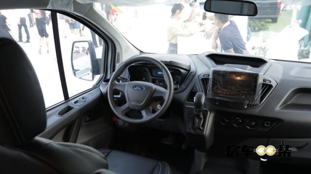 C型大额头，核载6人超惠价格，国六排放，38.8万华晨福特全顺房车