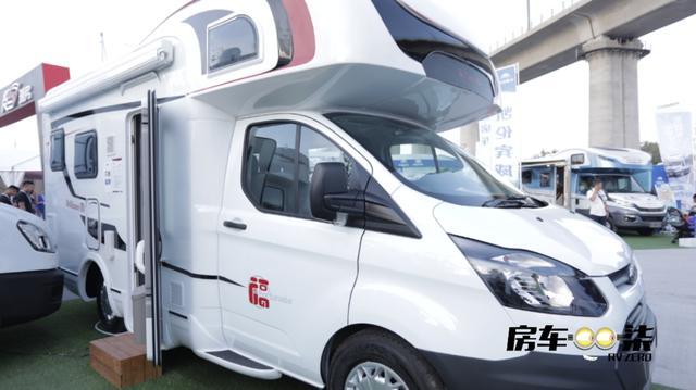 C型大额头，核载6人超惠价格，国六排放，38.8万华晨福特全顺房车