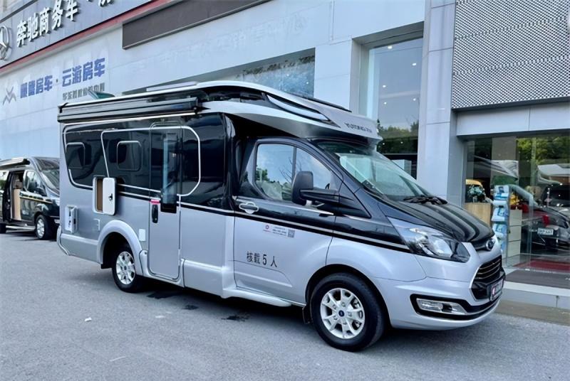 宇通C520房车，小体积大空间，给你极致房车出行体验！