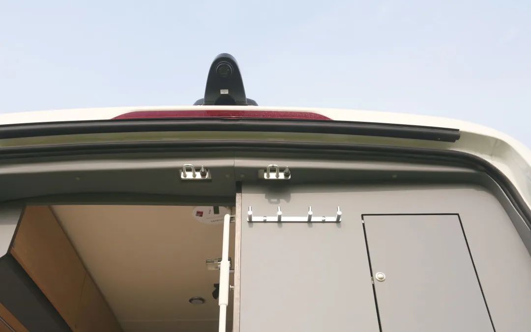 便利升级、超值之选——宇通B311纵置床布局房车