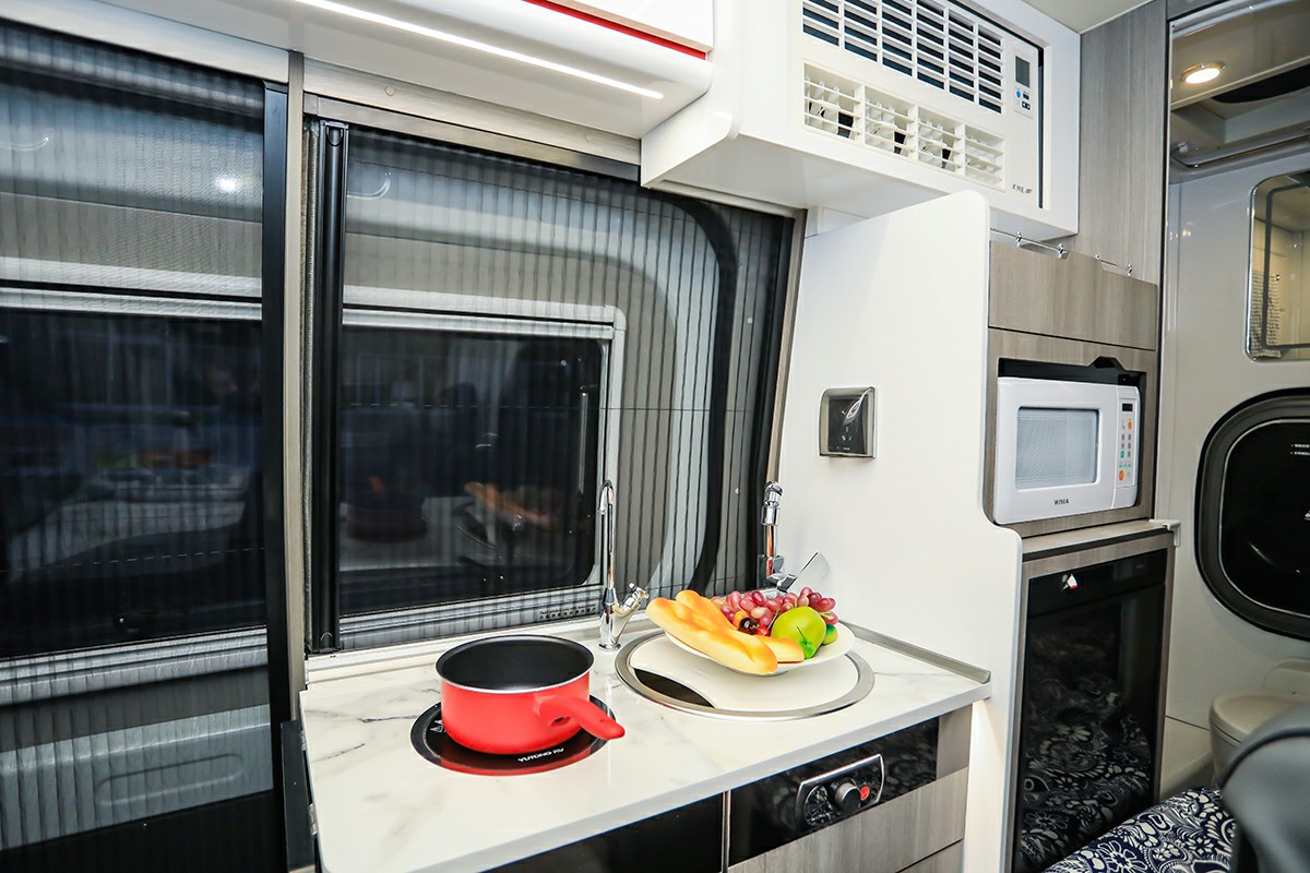宇通B311豪享版房车——2-3人旅居首选，厨卫设施齐全！
