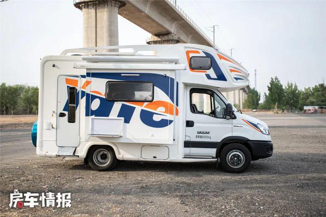 依维柯房车里的空间之王！独立一室一厅一卫，比住酒店还自在