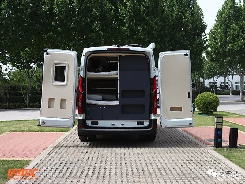 同款B型房车，选横床还是纵床？宇通B311选车指南！