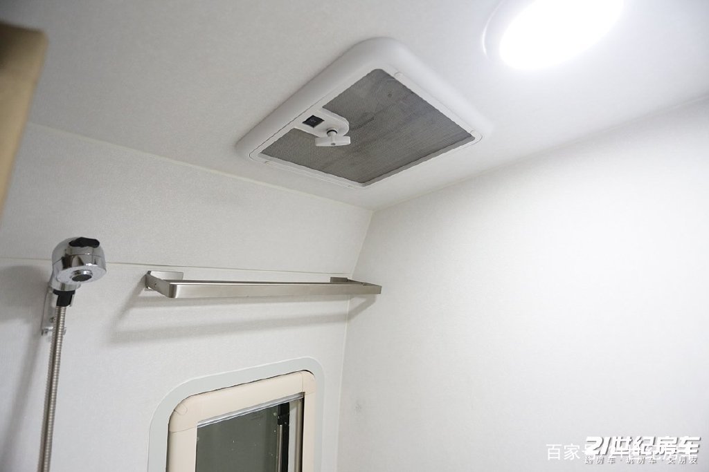 会“变色”的涂装?时尚新潮!拓锐斯特依维柯欧胜B型房车 会“变色”的涂装?时尚新潮!拓锐斯特依维柯欧胜B型房车