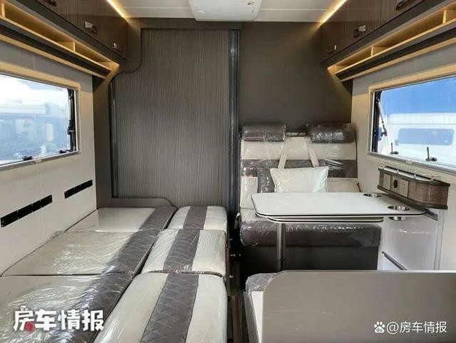 女主人喜欢的房车长啥样？带独立厨房能施展厨艺，超大空间真舒坦
