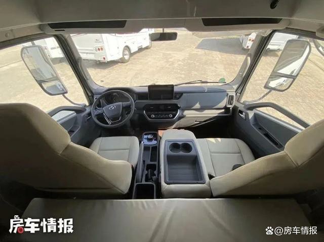 女主人喜欢的房车长啥样？带独立厨房能施展厨艺，超大空间真舒坦