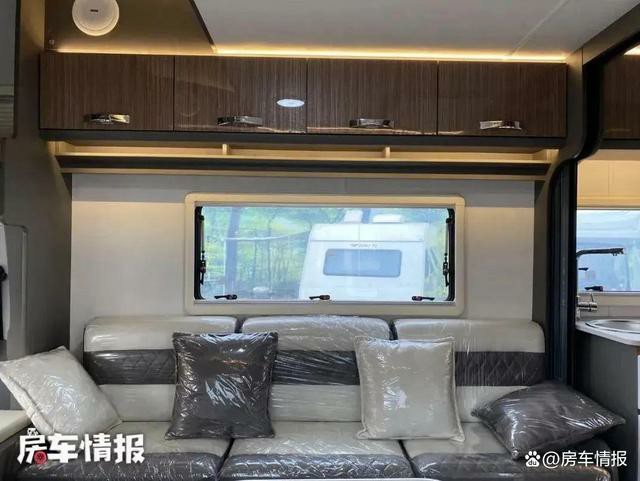 女主人喜欢的房车长啥样？带独立厨房能施展厨艺，超大空间真舒坦
