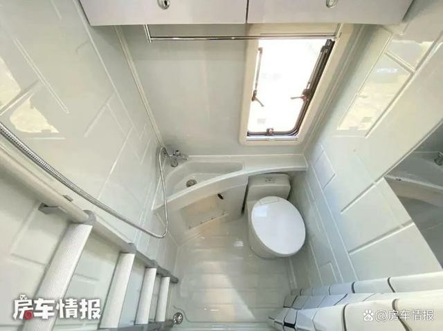 女主人喜欢的房车长啥样？带独立厨房能施展厨艺，超大空间真舒坦
