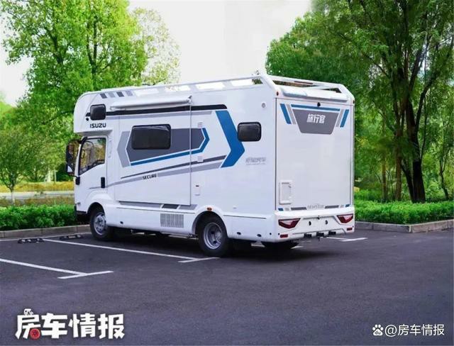 女主人喜欢的房车长啥样？带独立厨房能施展厨艺，超大空间真舒坦