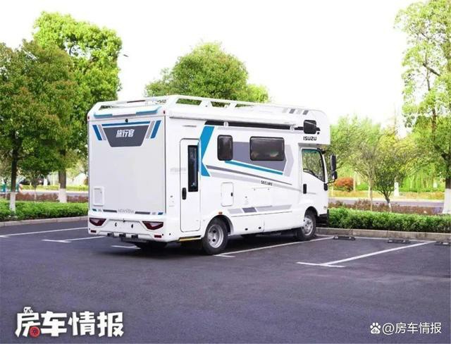 女主人喜欢的房车长啥样？带独立厨房能施展厨艺，超大空间真舒坦