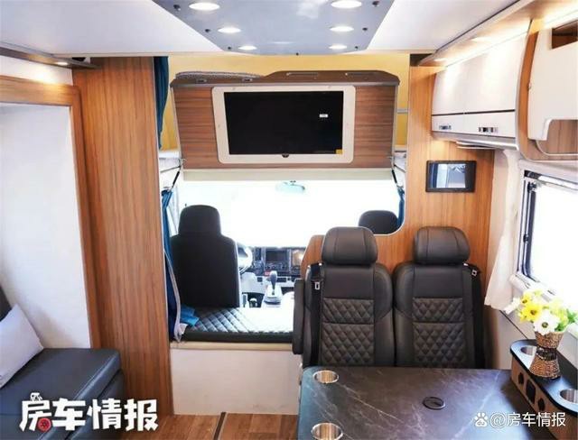 女主人喜欢的房车长啥样？带独立厨房能施展厨艺，超大空间真舒坦