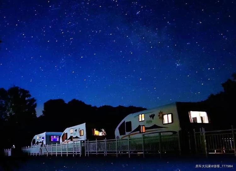 闺蜜的房车旅行|发现一个极好的地方，露营满分