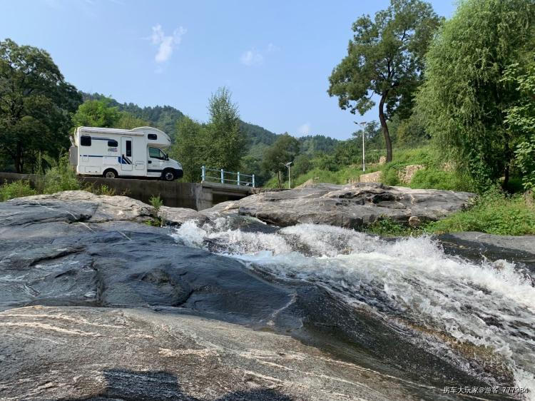 闺蜜的房车旅行|发现一个极好的地方，露营满分