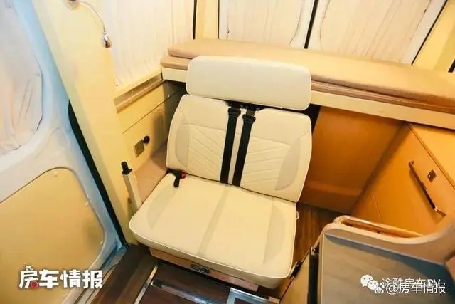 23.8万的大通房车，2.0T动力可日常代步，带专利设计小两口用正好