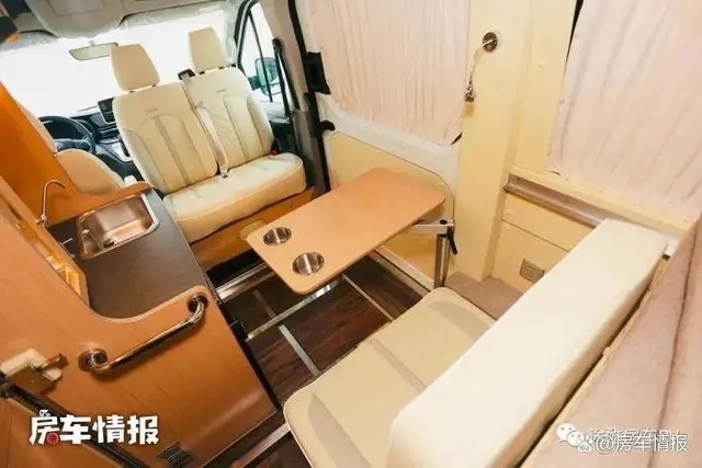 23.8万的大通房车，2.0T动力可日常代步，带专利设计小两口用正好