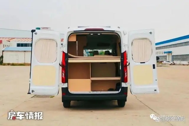 23.8万的大通房车，2.0T动力可日常代步，带专利设计小两口用正好