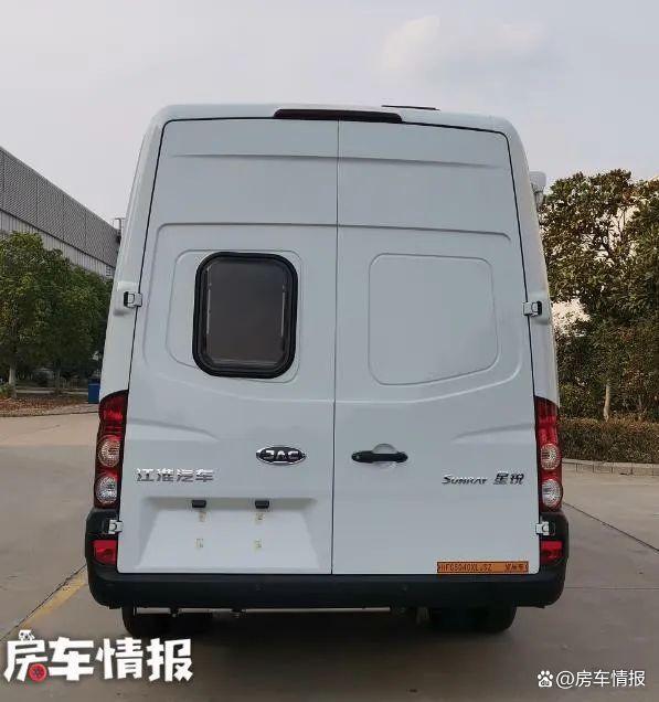 工信部新车公示！江淮主机厂入局房车，解放插混新能源轻卡来袭